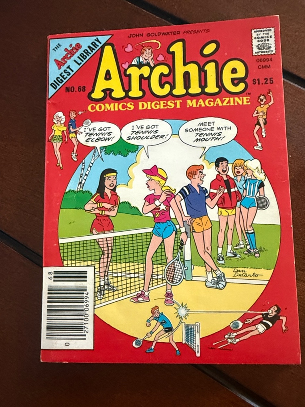 Archie Comics Digest Magazines - Red & Blue Covers - Picture 4 of 6